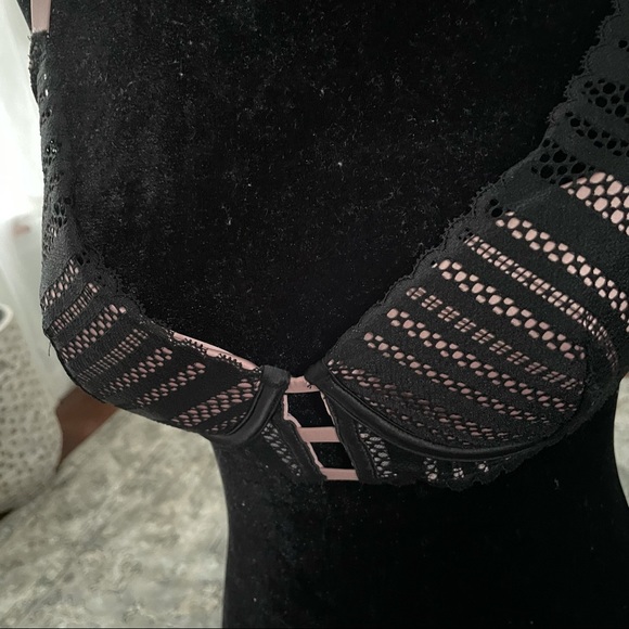 EUC Victoria Secret Very Sexy Lace Lightly-Lined Plunge Bra Sz: 34C - Picture 7 of 17